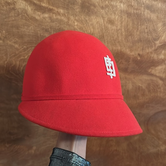 Red wool vintage Asian hat - Picture 2 of 5